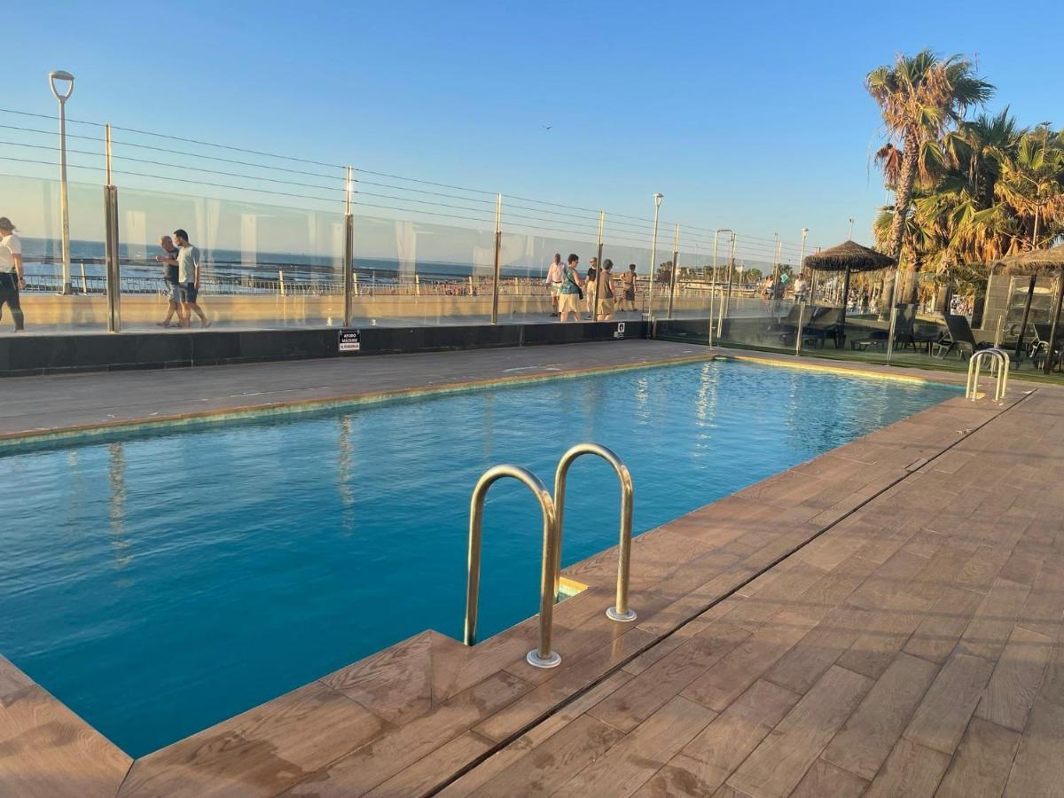 Con Piscina En El Paseo Cruz Del Mar Chipiona